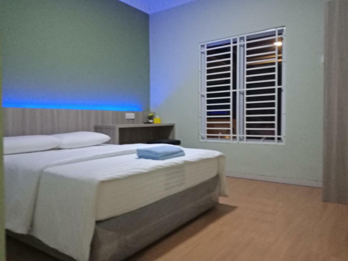 SleepRest @ Golden Prima Hotel Batam Eksteriør billede