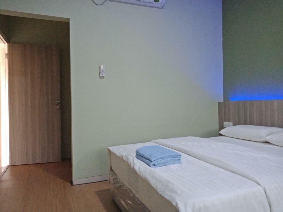 SleepRest @ Golden Prima Hotel Batam Eksteriør billede